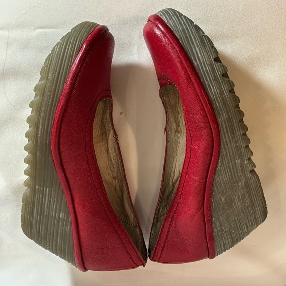 FLY LONDON Sz 37 Slip On Verona Wedges Pump Leather in Red - Picture 7 of 9